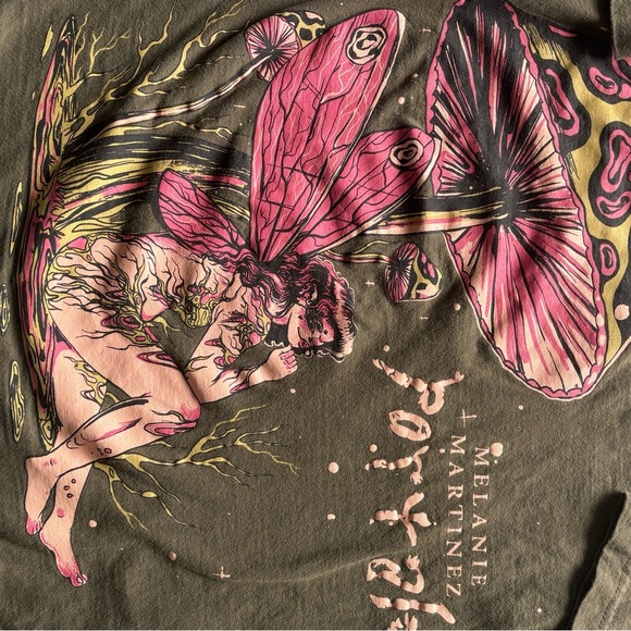 Melanie Martinez Olive Graphic Tee - Picture 2 of 3